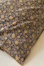 Linen Evadne Duvet Cover: US KING: 102"X90" / 229 x 259 cm / King pillowcases: 20 x 36" / 51 x 91 cm